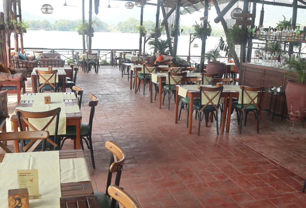 Afrikiko River Front